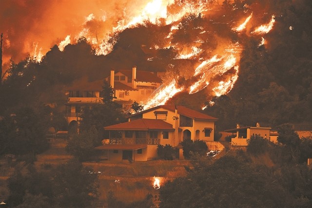 ΟΤΑΝ Η ΚΑΤΑΣΚΟΠΙΑ ΑΣΧΟΛΕΙΤΑΙ ΜΕ ΤΙΣ… ΦΩΤΙΕΣ