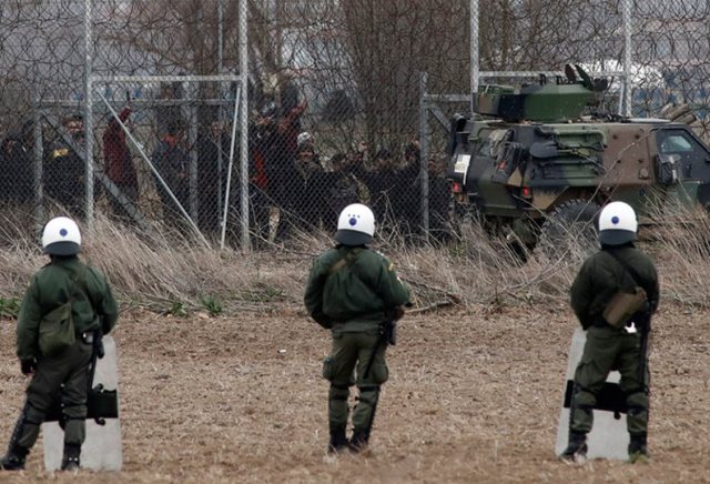 ΕΧΘΡΟΣ ΕΙΝΑΙ, ΟΧΙ ΠΡΟΣΦΥΓΑΣ, ΟΧΙ ΜΕΤΑΝΑΣΤΗΣ