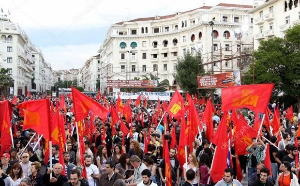 ΘΕΛΕΙ ΝΑ ΨΗΛΩΣΕΙ ΤΟ ΚΚΕ ΜΕ ΠΟΙΩΝ ΤΑ… ΤΑΚΟΥΝΙΑ;