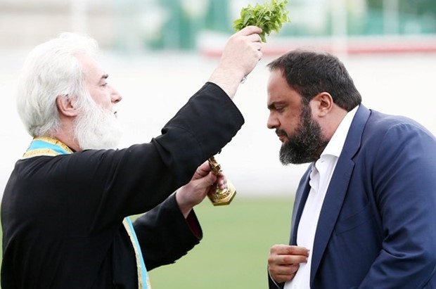 ΣΤΟΝ ΜΑΡΙΝΑΚΗ ΚΟΚΚΙΝΗ ΚΑΡΤΑ….