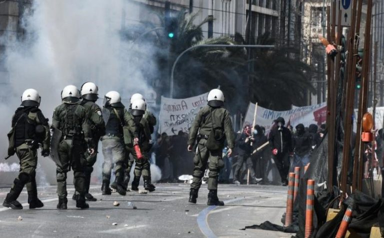 ΣΑ ΝΑ ΥΠΟΣΤΗΡΙΖΟΥΝ ΔΙΑΦΟΡΕΤΙΚΕΣ ΟΜΑΔΕΣ…