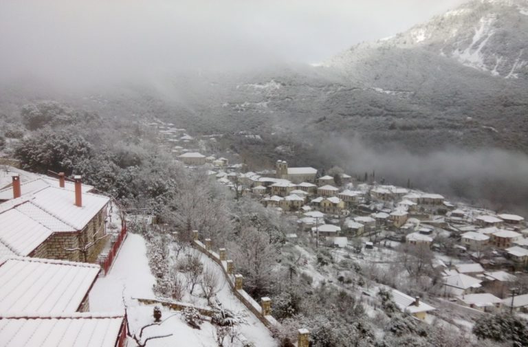 ΧΩΡΙΑ ΓΙΑ ΧΡΙΣΤΟΥΓΕΝΝΑ ΧΩΡΙΣ ΝΕΟΠΛΟΥΤΟΥΣ ΚΑΙ ΕΠΙΔΕΙΞΙΟΜΑΝΕΙΣ