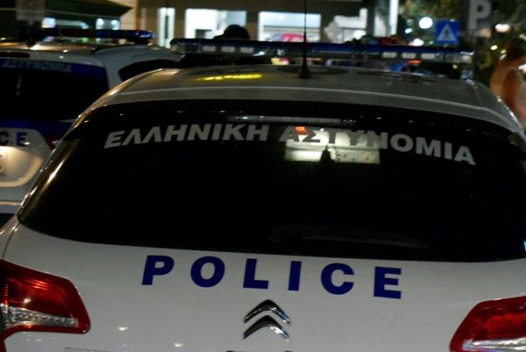 Σαρωτικό χτύπημα κατά του παράνομου τζόγου από την ΕΛ.ΑΣ. – 23 συλλήψεις σε παράνομο μίνι καζίνο στην Καλλιθέα