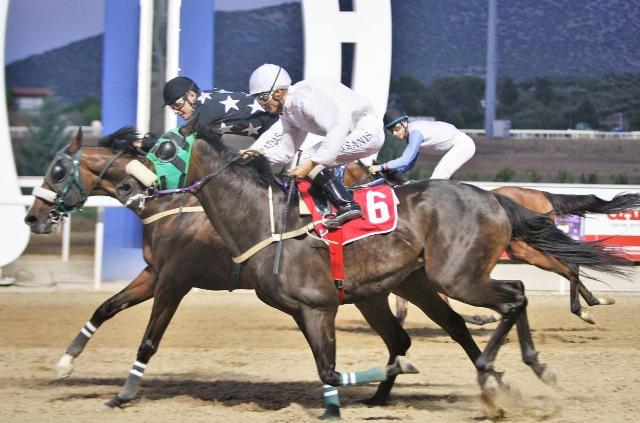 Markopoulo Park: Δέκα καθαρόαιμοι ίπποι διεκδικούν το Κύπελλο Ηνιόχου