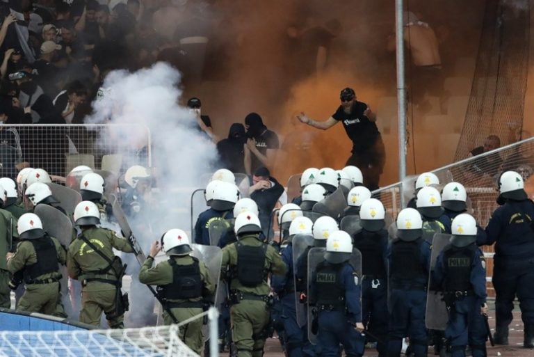 Ο ΕΜΕΤΟΣ ΜΕ ΤΑ ΟΡΓΙΑ ΤΗΣ ΛΕΩΦΟΡΟΥ