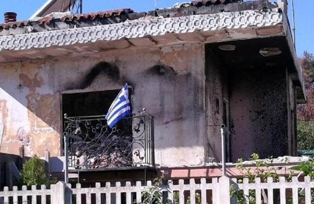 ΑΝ ΤΟΛΜΗΣΕΙ ΝΑ ΚΡΕΜΑΣΕΙ ΤΗΝ ΕΛΛΗΝΙΚΗ ΣΗΜΑΙΑ…