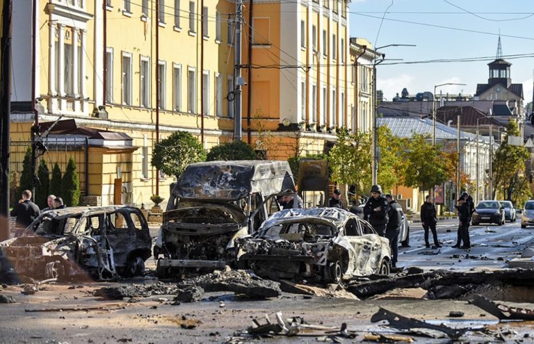 ΕΓΙΝΕ ΤΡΑΚΟΣΑΡΑ ΚΑΙ… ΒΛΕΠΟΥΜΕ