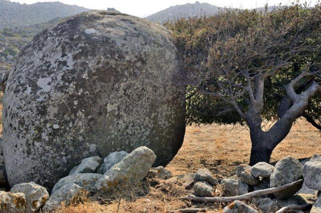 ΚΑΤΙ ΤΕΡΆΣΤΙΟΙ ΚΑΙ ΑΠΟΚΟΣΜΟΙ ΒΟΛΟΙ…