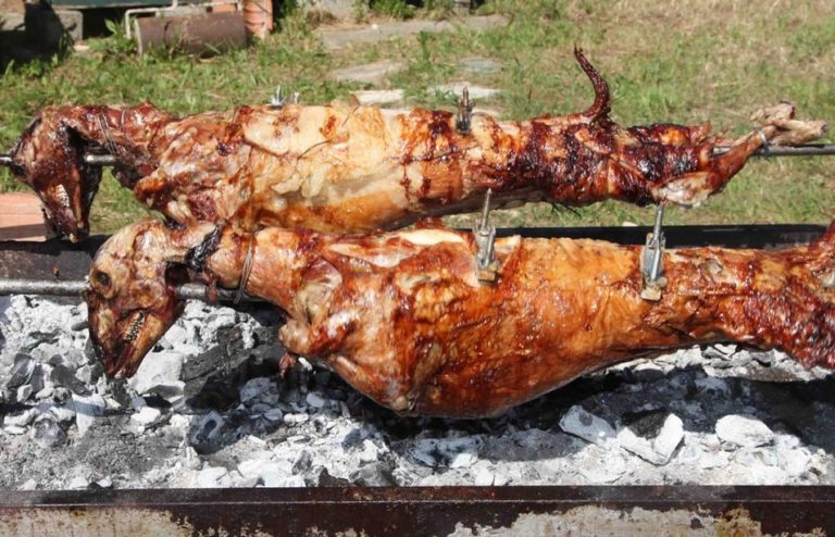 ΑΦΗΣΑΝ ΤΑ ΠΙΚΡΑ ΧΟΡΤΑ ΣΤΟΥΣ ΕΒΡΑΙΟΥΣ